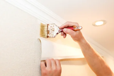 Pose de papier peint à Sougeal — revêtements muraux et toiles de verre